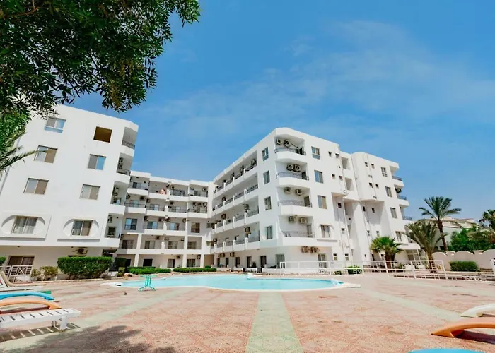Al Makramia Compound A4 *