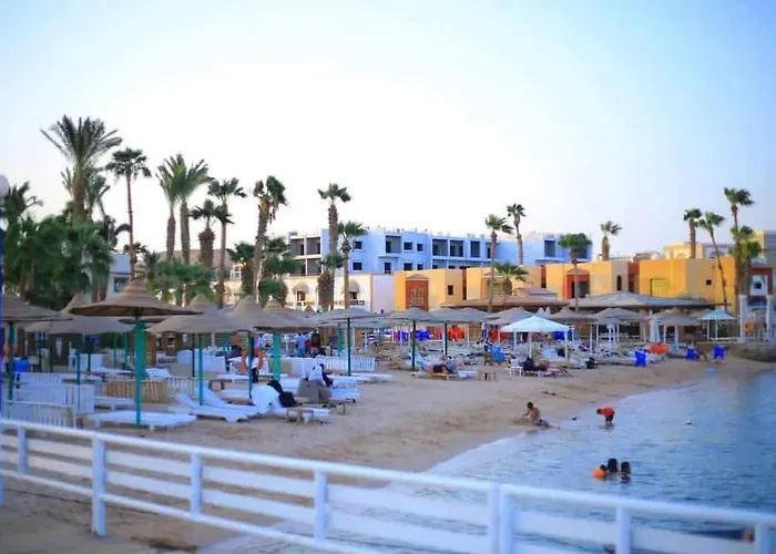 Al Makramia Compound A4 *